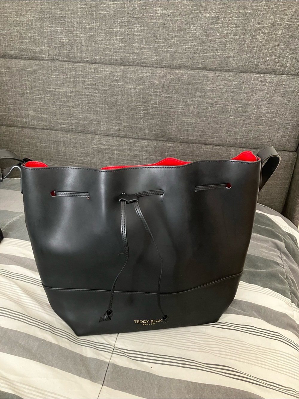 Teddy Blake ELIZA VITELLO 9” Bucket Bag